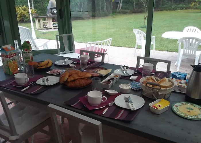 La Forêt De Charmeuse Alojamento de Acomodação e Pequeno-almoço Ruaudin