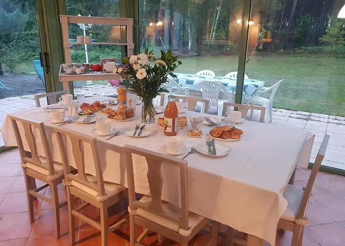 La Forêt De Charmeuse Alojamento de Acomodação e Pequeno-almoço Ruaudin